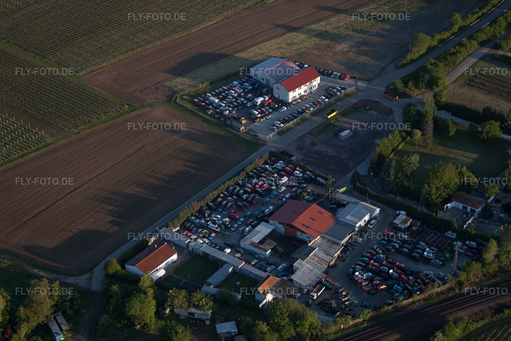 Luftbild: Industriegebiet Nord in Landau in der Pfalz im Bundesland Rheinland-Pfalz in Deutschland.Foto: IMG_64603.jpg vom 04.05.2014 durch Werner Riehm/FLY-FOTO.deAuflösung des Originals: 4752 x 3168 px