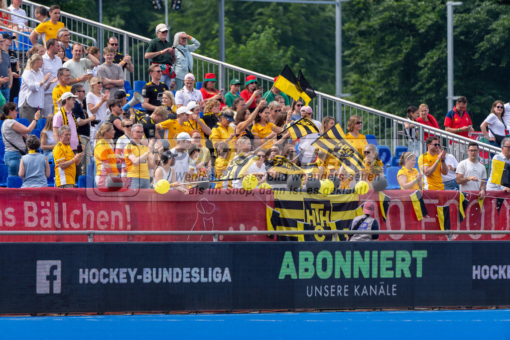 Final4_20250531-1046-HK107420 | Krefeld, Deutschland, 31.05.2025:  Feldhockey Final4 2025 – „Deutsche Feldhockey-Meisterschaften 2025“ im Gerd-Wellen-Hockeyanlage am 31.05.2025 in Krefeld, Deutschland. (Foto von Kramhöller/Fehrmann/Kaste)Krefeld, Germany, 31.05.2025: Feldhockey Final4 2025 – „Deutsche Feldhockey-Meisterschaften 2025“ in Gerd-Wellen-Hockeyanlage at 31.05.2025 in Krefeld, Deutschland. (Foto from Kramhöller/Fehrmann/Kaste)
