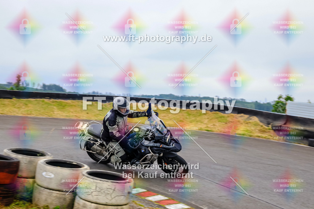 OBK-5893 | Hier findet Ihr Bilder von Touristenfahrten auf der Nürburgring Nordschleife oder von anderen Veranstaltungen die ich besucht habe. Viel Spass beim Durch Schauen 