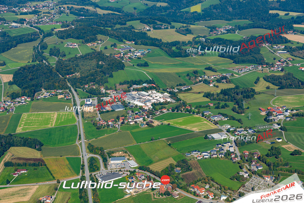 Aktuelles Luftbild von Hörmannsdorf Tittling Kauf mit Lizenz / Bildrechten möglich- Die Luftaufnahme wurde 2021 mittels UL-Flugzeug erstellt ( keine Drohne ) - hochauflösende Kamera-Systeme von  Canon -Beste Qualität - Für grossformatige Ausdrucke geeignet. Die Geschenkidee !