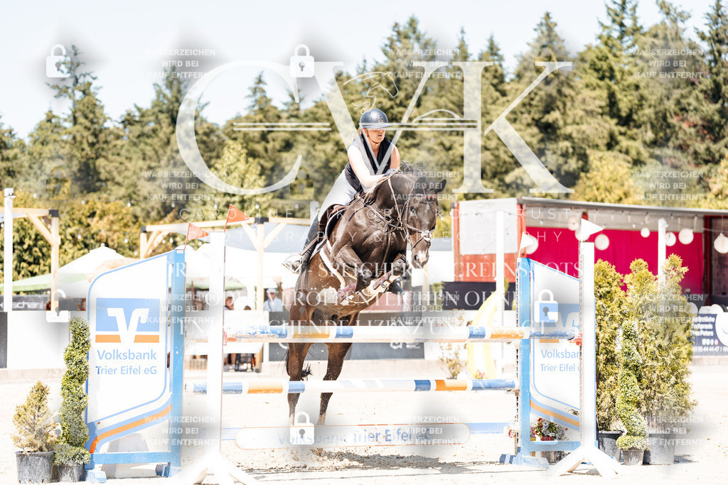 CK900518 | Turnierfotografie Pferdefotografie Trier Rheinland-Pfalz Pferdesport Reitsport Tierfotografie Sportfotografie Pferdevideo Pferdevideografie Equestrianvideography equestrianphotography  - Realisiert mit Pictrs.com