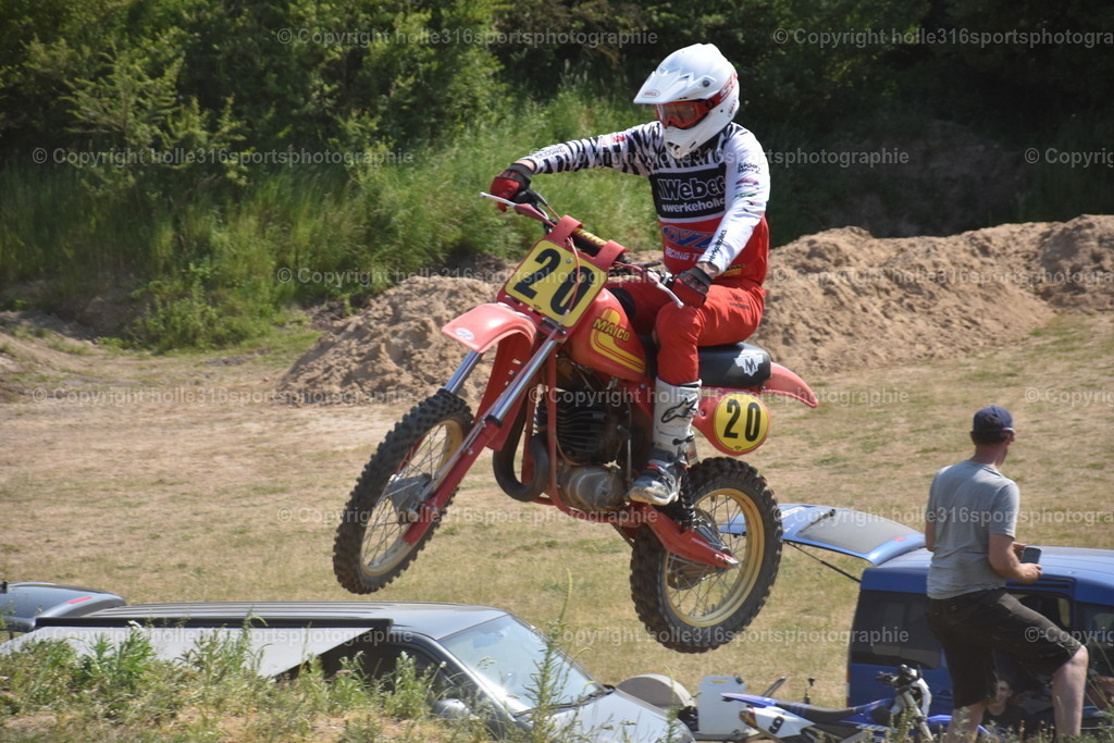 DSC_0803 | Sportfotografie , Motorsport, Motoross, Reitsport, Mointainbike, Enduro,
Landschaft , Outdoor, Eventfotografie, Landschaft, Bilder online bestellen - Realisiert mit Pictrs.com