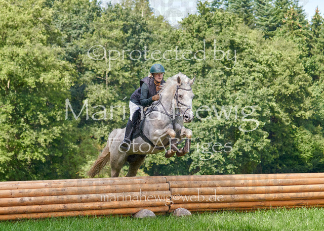 08-23 Bredeneek Jagd_MCH9455_Marina Hewig | Fotografie, FotoArt, PferdesportArt, Pferdesportfotografie, Landschaftsfotografie, Reisefotografie, Reise, Pferde - Realisiert mit Pictrs.com