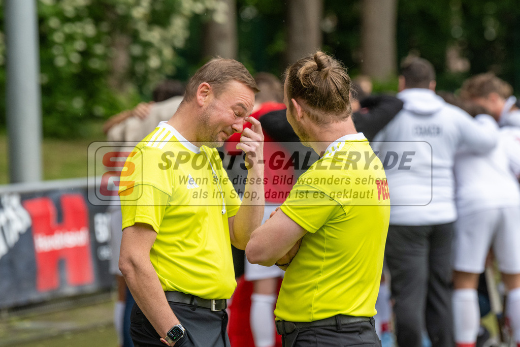 SFE_20250524_0007 | Köln, Deutschland, 24.05.2025:  Hockey 1. Bundesliga Herren Rot-Weiss Köln - Mannheimer THC im KTHC Stadion Rot-Weiss Köln Tennis and Hockey Club am 24.05.2025 in Köln, Deutschland. (Foto von Stephan Fehrmann)Köln, Germany, 24.05.2025: Hockey 1. Bundesliga Herren Rot-Weiss Köln - Mannheimer THC in KTHC Stadion Rot-Weiss Köln Tennis and Hockey Club at 24.05.2025 in Köln, Deutschland. (Foto from Stephan Fehrmann)