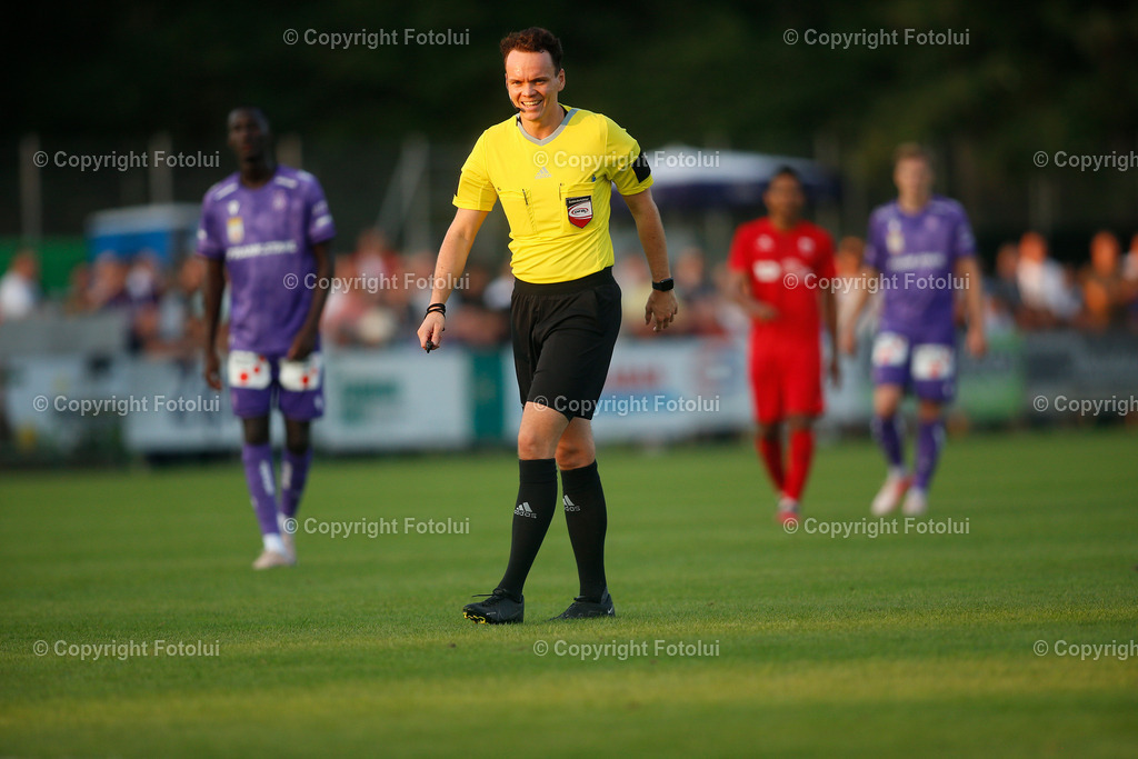 A_LUI_280824_10 | SPORT FUSSBALL UNIQA OEFB CUP 2024 2.RUNDE ASKOE OEDT-WIENER AUSTRIA 28.08.2024 IM BILD: SCHIEDSRICHTER PHILIP GADLER  FOTO:FOTOLUI