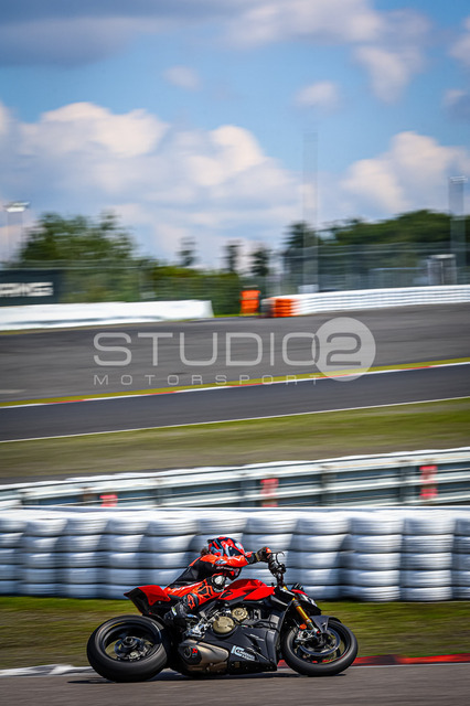 0082-240624_NR-015_82 | Deine Full-Service-Agentur für ✔️Videoproduktionen und ✔️Motorsportfotografie Jetzt Angebot anfragen!