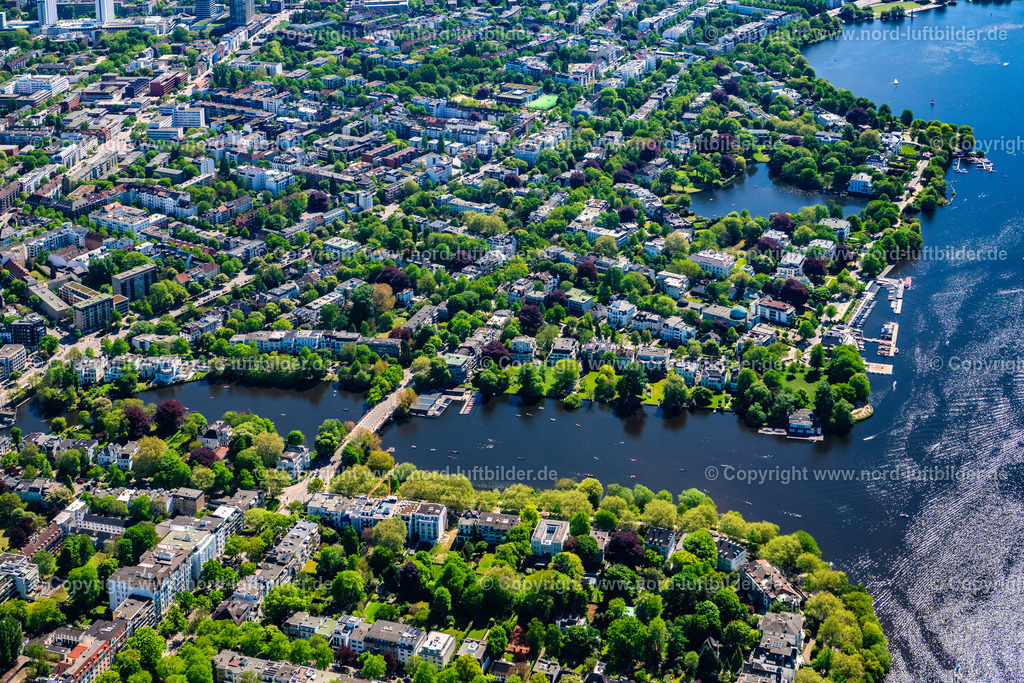 Hamburg_Uhlenhorst_ELS_4984010525 | HAMBURG 01.05.2025 Stadtteilansicht von Uhlenhorst am Ostufer der Außenalster in der Hansestadt Hamburg. Weiterführende Informationen bei: hamburg.de GmbH & Co. KG. // View of the Uhlenhorst part on the Eastern riverbank of the Aussenalster in the Hanseatic city of Hamburg in Germany. Further information at: hamburg.de GmbH & Co. KG. Foto: Martin Elsen