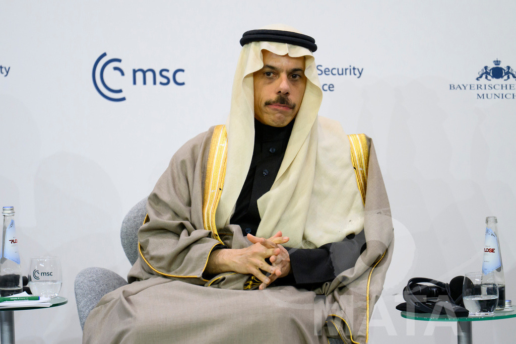 _DWA4875 | MATA IndoCon - Realized with Pictrs.com