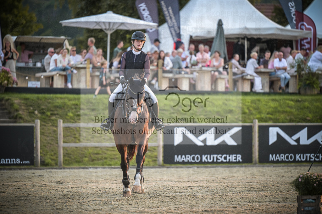 DOS_2161 | Entdecke hochwertige Reitturnierfotos von Foto Oger. Professionell, emotional und authentisch – jetzt Lieblingsmomente im Shop bestellen.Deutschlandweite Turnierfotografie. - Realisiert mit Pictrs.com