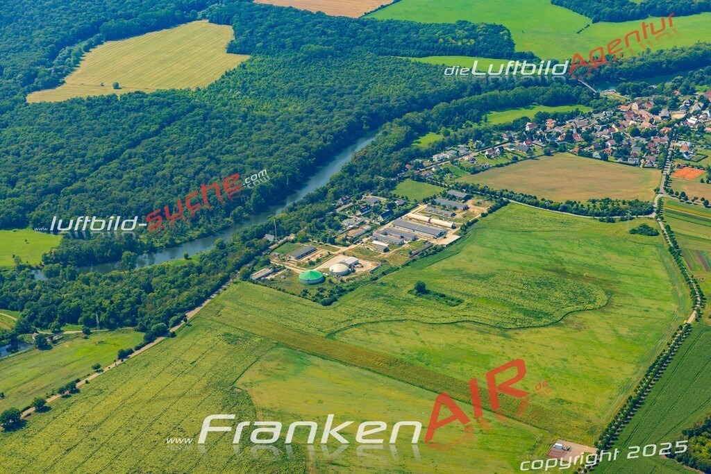Gröna Bernburg Bild- Das Luftbild wurde 2025 vom UL-Flugzeug heraus erstellt ( keine Drohne bzw. Drohnenaufnahme ) - Hochauflösende Luftaufnahme -Nicht vergleichbar mit Google Maps oder Satelittenbilder- Die Geschenkidee !Mit Lizenz und Bildrechte bestellbar - CC