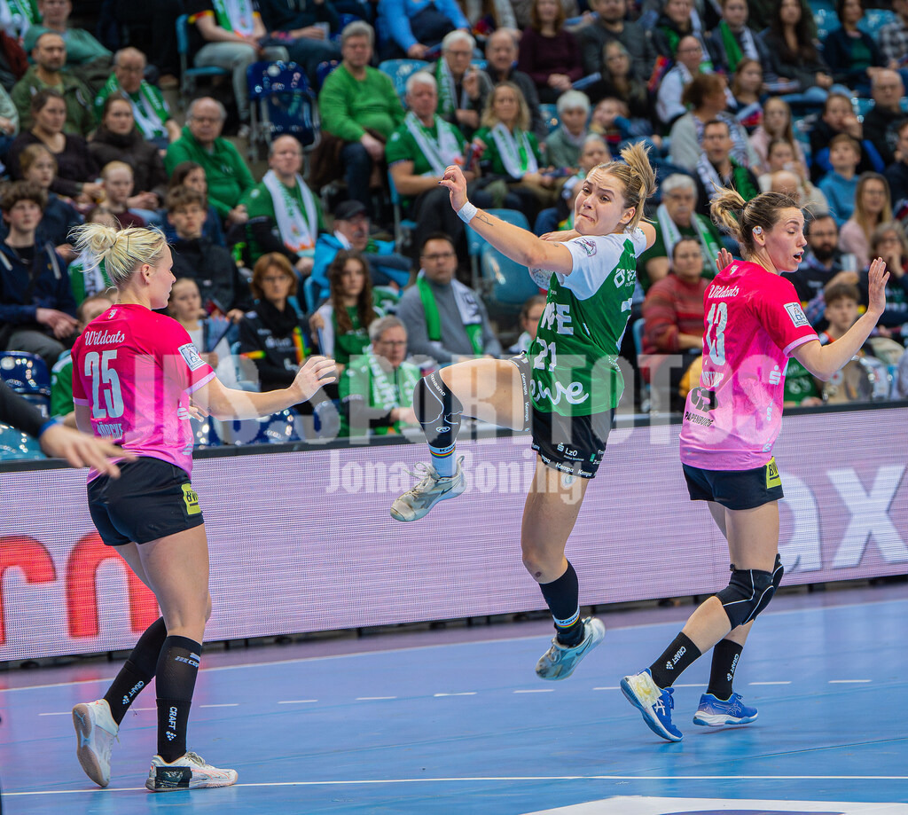Handball I Frauen I Saison 2025-2026 I 1. HBF I 15. Spieltag I VFL Oldenburg - SV Union Halle-Neustadt 0052 | Joanna Granicka (21, VfL Oldenburg) - Realisiert mit Pictrs.com
