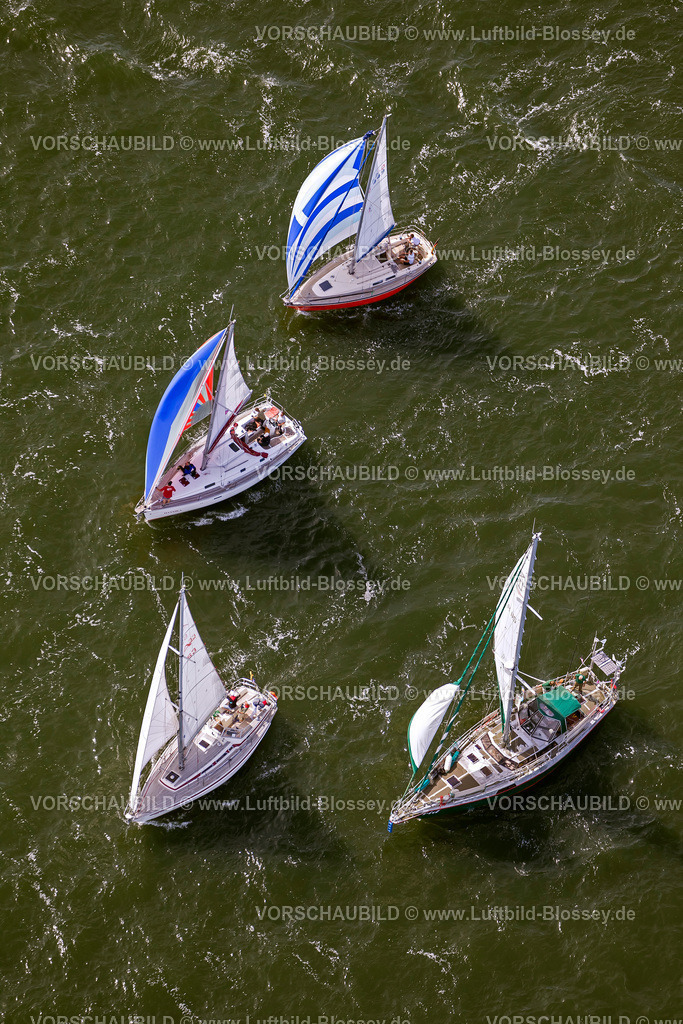 Ruegen12083428SuedOstRuegenRegatta | Luftbild, Segelregatta auf dem Greifswalder Bodden, Segelboote, Wende, Wendeboje,  Putbus, Insel Rügen, Mecklenburg-Vorpommern, Deutschland, Europa