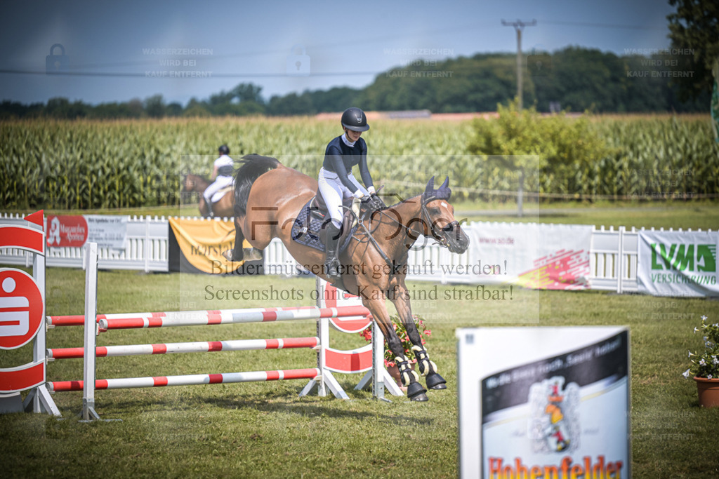 DOS_6244 | Entdecke hochwertige Reitturnierfotos von Foto Oger. Professionell, emotional und authentisch – jetzt Lieblingsmomente im Shop bestellen. - Realisiert mit Pictrs.com