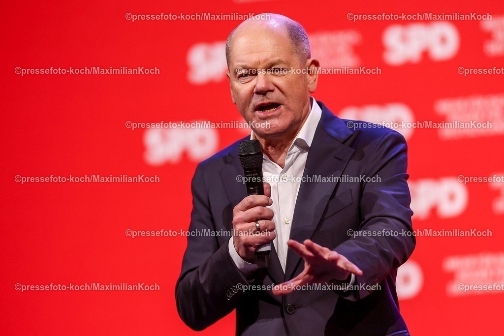 SPD21022502257 | 21.02.2025, Wahlkampfveranstaltung SPD,  Abschlusskundgebung der Sozialdemokratische Partei Deutschlands vor den Bundestagswahlen, Westfalenhalle Dortmund. Im Bild: Bundeskanzler der Bundesrepublik Deutschland und Spitzenkandidat der SPD - Olaf Scholz (SPD)