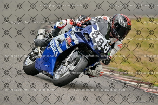 25bt05-1070 | markuskiefer.com - Realisiert mit Pictrs.com
