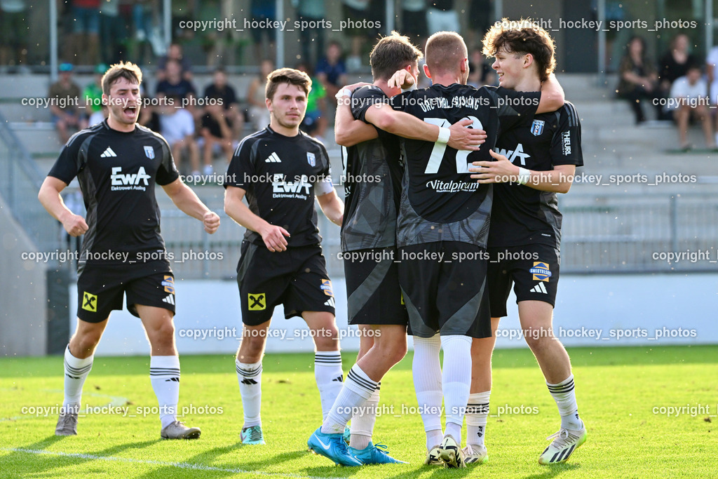 SC Landskron vs. Thal Assling  | Jubel Thal Assling Mannschaft, #72 Jasmin Dindic Thal Assling, #18 Oliver Gomig Thal Assling, #27 Dominik Klaus Kofler Thal Assling, SC Landskron vs. Thal Assling , SC Landskron vs. Thal Assling  am 09.08.2024 in Villach (Sportanlage Landskron), Austria, (Photo by Bernd Stefan)