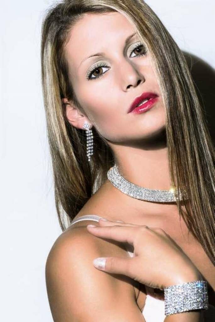 Portrait0120 | DieAugenweide Galerie, Bilder von Fotograf Ralf-Udo Thiele. Auswählen und bestellen auf verschiedenen Materialien und Größen. - Realisiert mit Pictrs.com