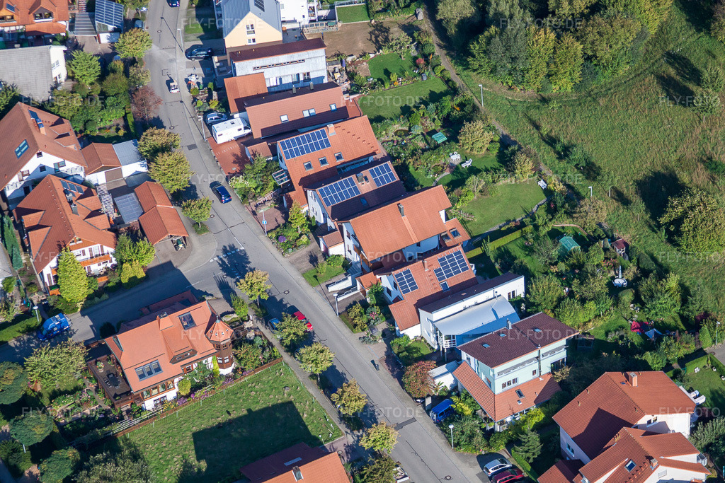 Luftbild: Mozartstr im Ortsteil Langensteinbach in Karlsbad im Bundesland Baden-Württemberg in Deutschland. Foto: IMG_45188.jpg vom 21.09.2011 durch Werner Riehm/FLY-FOTO.de