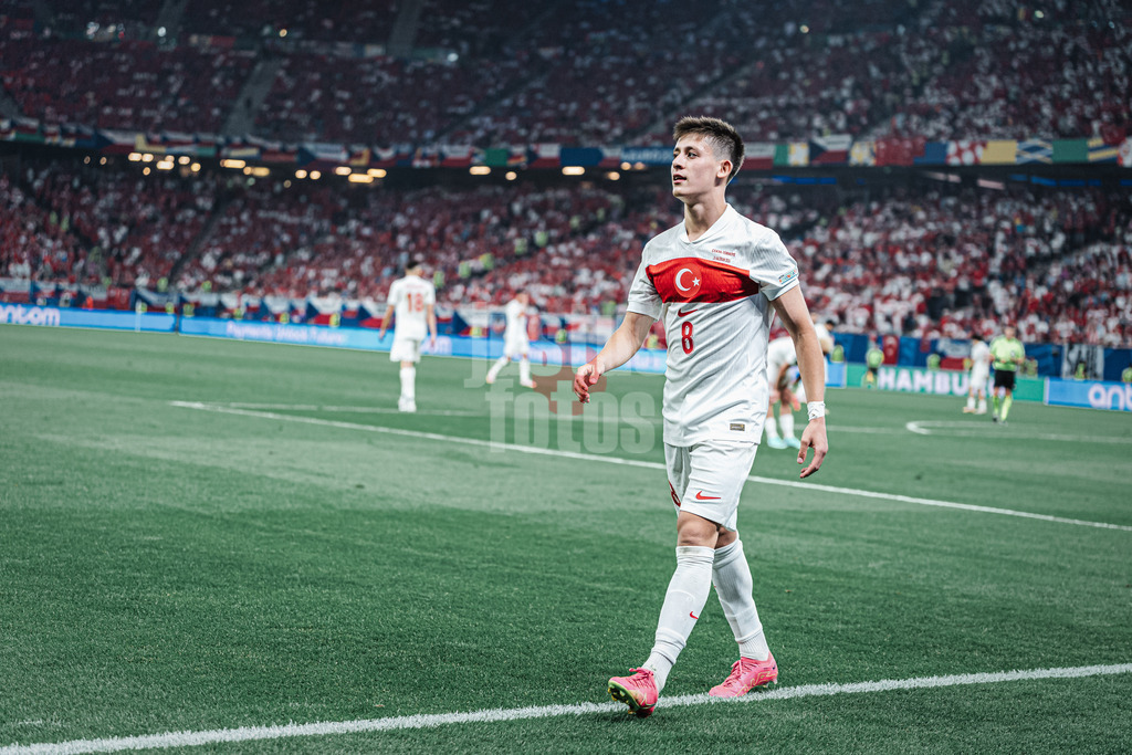 Fußball | Herren | UEFA-Fußball-Europameisterschaft 2024 | Gruppe F | Tschechien vs. Türkei | 26.06.2024 | Arda Güler (#8, Türkei)
