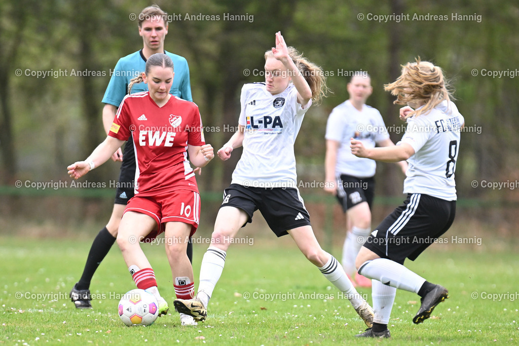 Fußball I Frauen I Saison 2024-25 I Oberliga I FC Jesteburg-Bendestorf - SpVg Aurich Frauen I 13.4.2025 | a-hannig - Realisiert mit Pictrs.com
