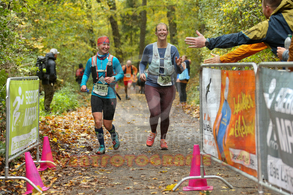 251026_1324_EX1_3369 | Sportfotografie im Rhein-Sieg Kreis, Köln, Bonn, NRW, Rheinland Pfalz, Hessen, etc. Unser Tätigkeitsfeld umfasst den Laufsport vom Volkslauf über den Marathon, Duathlon, Triathon bis zum Ultralauf wie Kölnpfad Ultra oder Schindertrail.