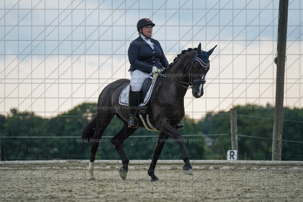 20230826-FAH06355 | Forstinning, 2023, Dressurturnier, Turniersportbilder, Turnierfotografen Bayern, Fotoagentur Herrmann, Reitsportfotografie, Turnierbilder