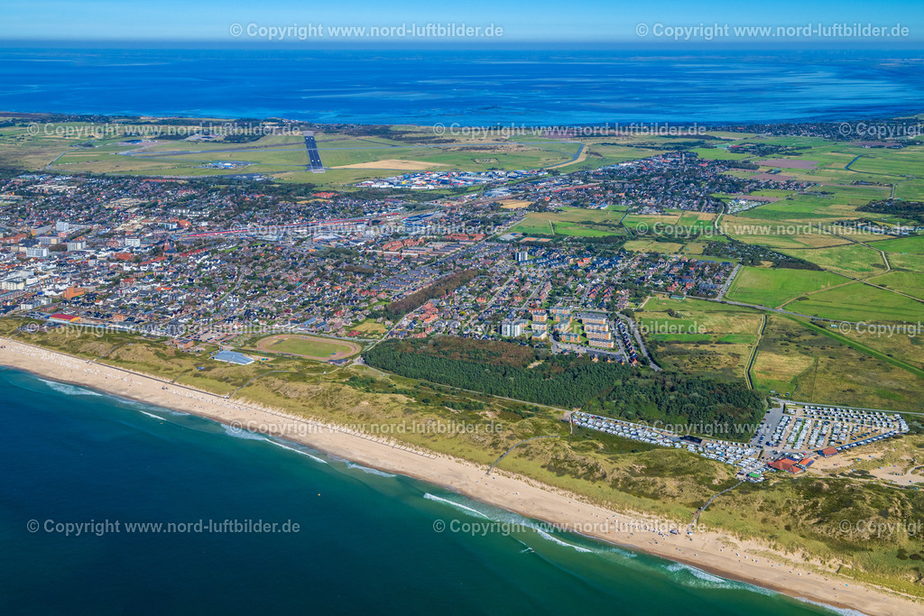Sylt_Westerland_Campingplatz_ELS_8030060923 | SYLT 06.09.2023 Campingplatz mit Wohnwagen und Zelten im Küstenbereich der Nordsee im Ortsteil Westerland in Sylt im Bundesland Schleswig-Holstein, Deutschland. Weiterführende Informationen bei: Campingplatz Westerland. // Campsite with caravans and tents in the coastal area of North Sea in the district Westerland in Sylt in the state Schleswig-Holstein, Germany. Further information at: Campingplatz Westerland. Foto: Martin Elsen