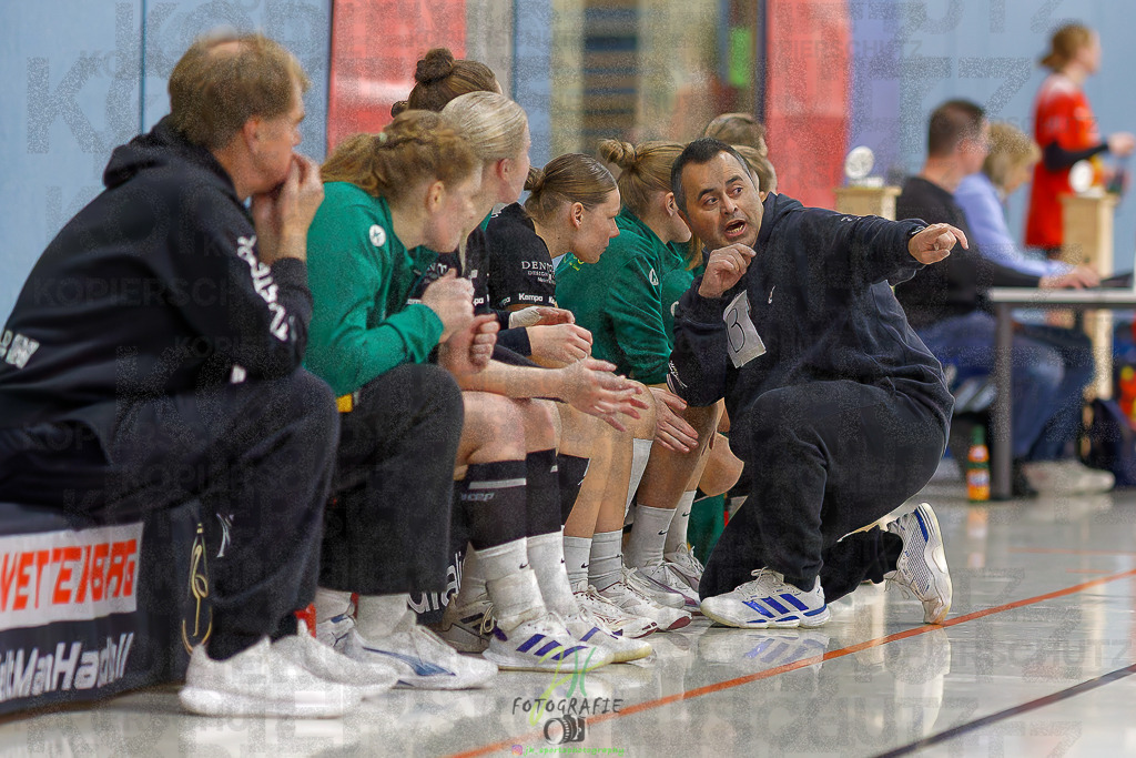 Frauen Regionalliga (HHV); HSG Wettenberg - HSG Twistetal | Frauen Regionalliga (HHV); HSG Wettenberg - HSG Twistetal am 08.11.2025 in Launsbach (Wettenberg) (Halle GS Launsbach (Wettenberg))Photo © 2025 - Jörg Heinrich - Realisiert mit Pictrs.com