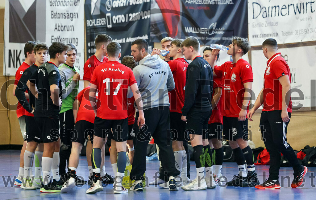 2022-12-17_038_SV_Anzing_gegen_TSV_Simbach | Anzing, Deutschland, 17.12.2022:
Handball, Bayernliga männliche A-Jugend 2022 / 2023, 9. Spieltag, SV Anzing gegen TSV Simbach, Endergebnis: 39:30

Sebastian Felber (SV Anzing, #17), William Bobach (SV Anzing, #), Paavo Hofmann (SV Anzing, #11)

Foto: Christian Riedel / fotografie-riedel.net