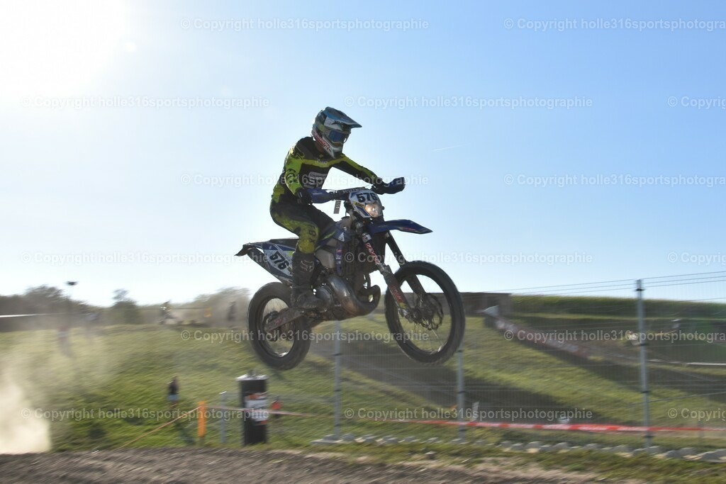 DSC_0566 | Sportfotografie , Motorsport, Motoross, Reitsport, Mointainbike, Enduro,
Landschaft , Outdoor, Eventfotografie, Landschaft, Bilder online bestellen - Realisiert mit Pictrs.com