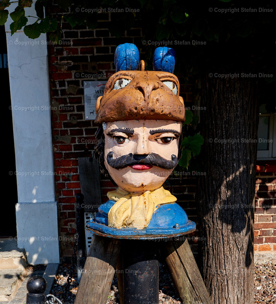 _DSC2388 | Findlinge im Eis, Zeesenboote bei der Traditionsregatta, eine Seebrücke im Sonnenaufgang - mit den Bildern aus dieser Galerie erhalten Sie wunderschöne Aufnahmen über das ganze Jahr. Ein tolles Produkt zum Verschenken, Werben oder zum Träumen vom nächsten - Realisiert mit Pictrs.com