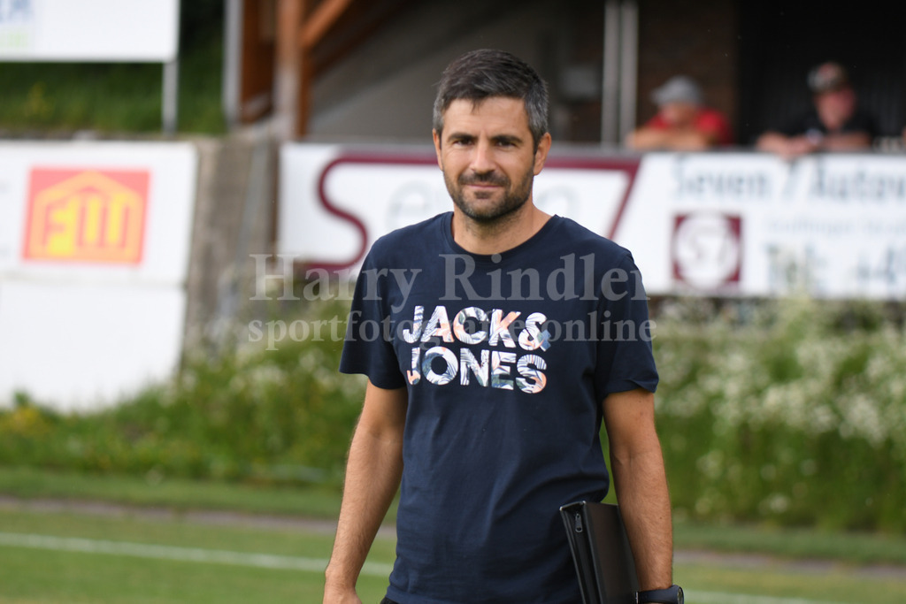 Totopokalspiel TSV Seebach : Fortuna Regensburg | Andreas Kölbl (Trainer TSV Seebach) - Realisiert mit Pictrs.com