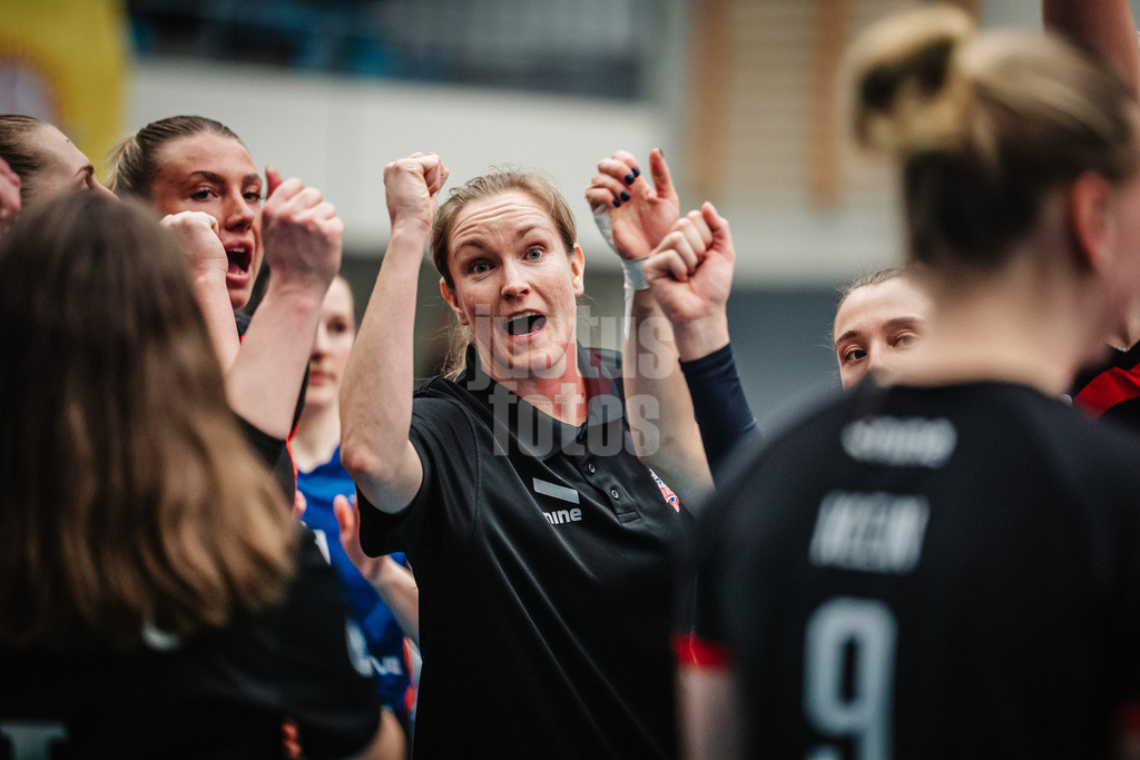 Volleyball | Frauen | Saison 2025/2026 | Volleyball Bundesliga | ETV Hamburger Volksbank Volleys vs. VC Wiesbaden | 14.03.2026 | Trainerin Ines Laube (ETV Hamburger Volksbank Volleys)
