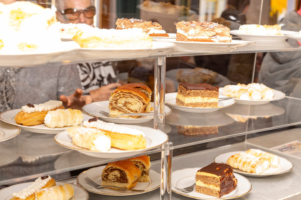 Festmesse-092 | Fotodoku der Festmesse anläßlich der Seligsprechung von Maria Theresia LEDOCHOWSKA 1975, zelebriert von Altbischof DDr. Klaus Küng und Pfarrer Mag. Zenon PAJAK in der Pfarrkirche Loosdorf. 