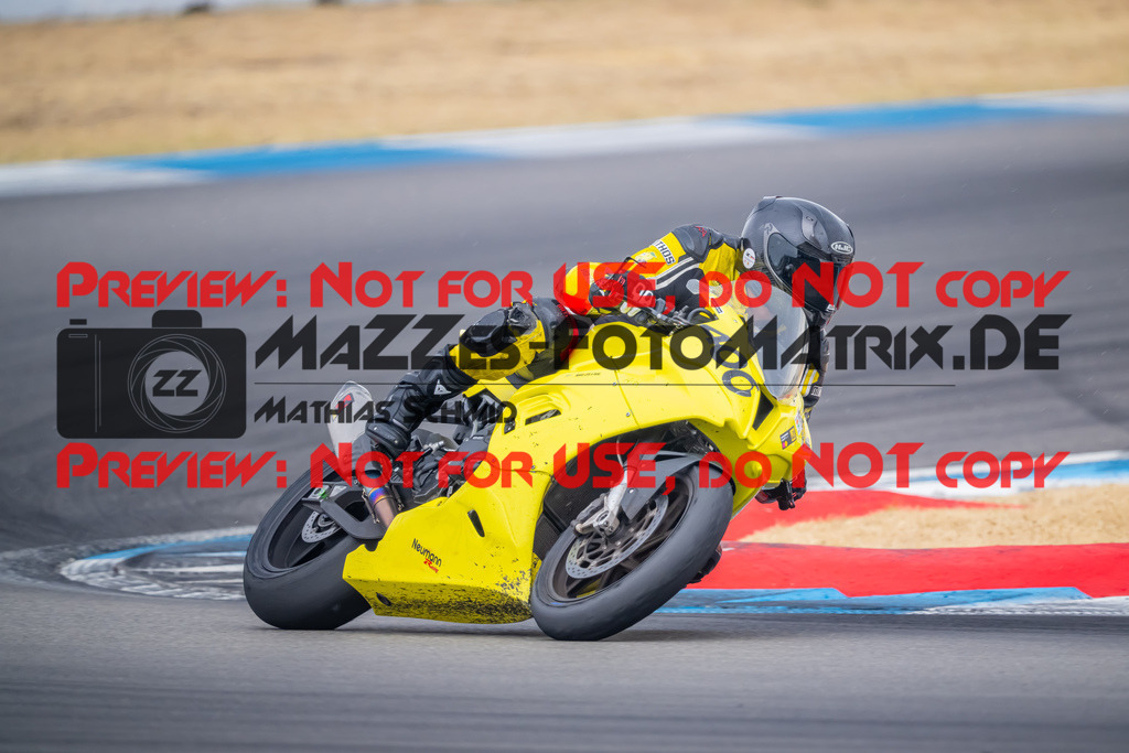 MaZZes-Fotomatrix-20260809-582020 | R1