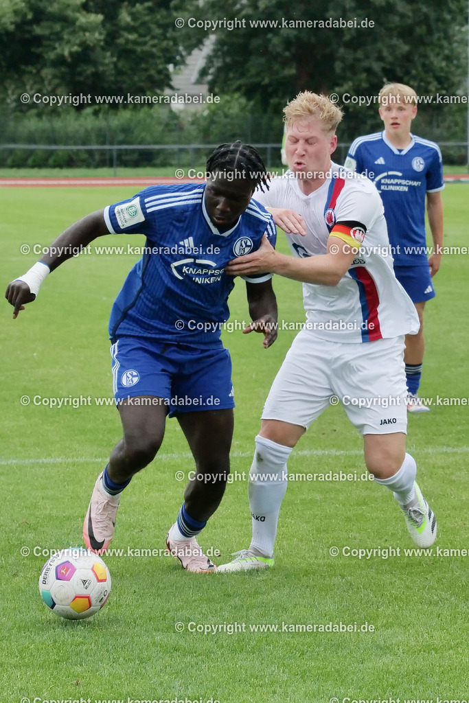 Fußball : Testspiel : SuS 09 Dinslaken - Schalke 04 U 19 am 25.07.2024 | Foto : Jochen Emde / www.kameradabei.de - Realisiert mit Pictrs.com