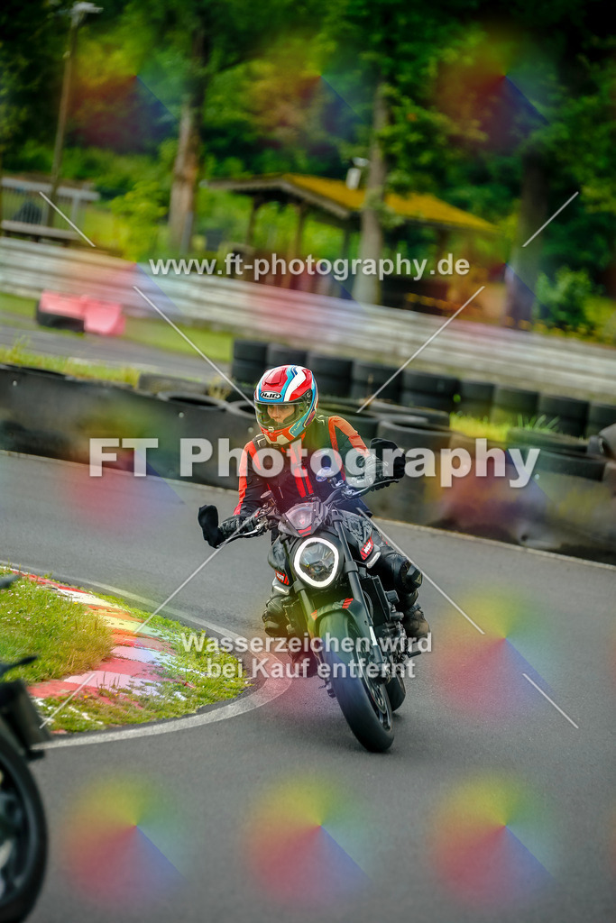 VBK-4132 | Hier findet Ihr Bilder von Touristenfahrten auf der Nürburgring Nordschleife oder von anderen Veranstaltungen die ich besucht habe. Viel Spass beim Durch Schauen 