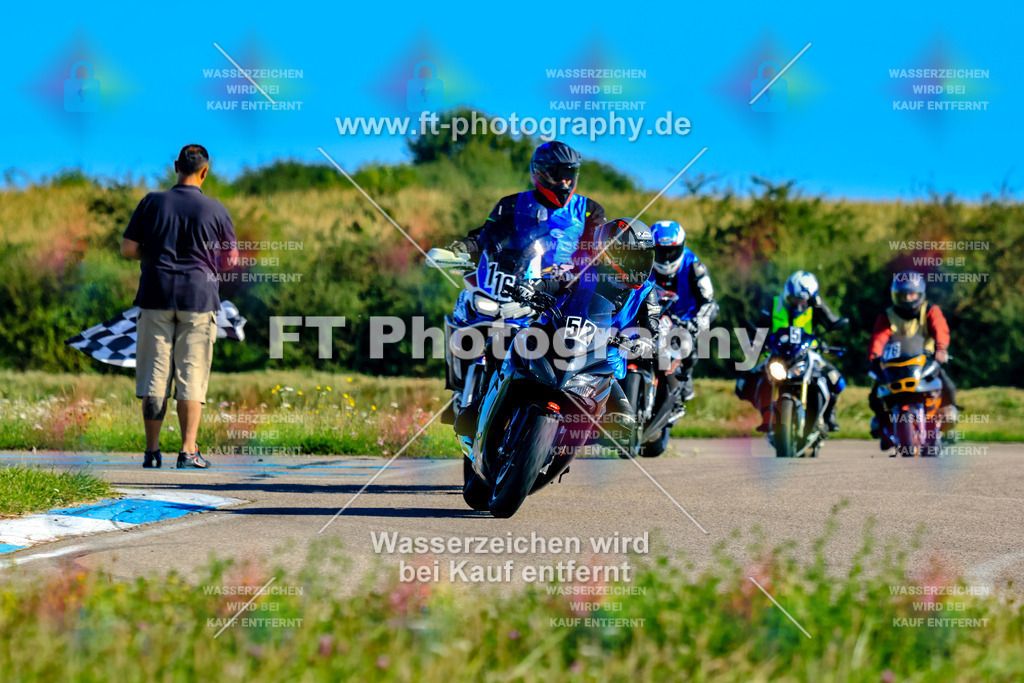 052-1880 | Hier findet Ihr Bilder von Touristenfahrten auf der Nürburgring Nordschleife oder von anderen Veranstaltungen die ich besucht habe. Viel Spass beim Durch Schauen 