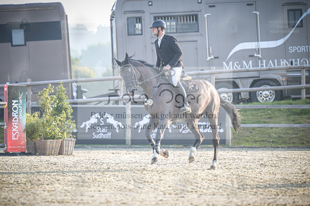 DOS_0094 | Entdecke hochwertige Reitturnierfotos von Foto Oger. Professionell, emotional und authentisch – jetzt Lieblingsmomente im Shop bestellen. - Realisiert mit Pictrs.com