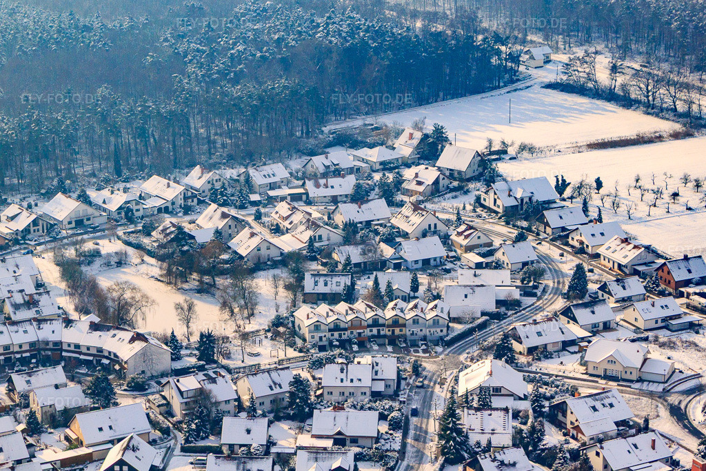 Luftbild: An den Tongruben im Winter bei Schnee in Rheinzabern im Bundesland Rheinland-Pfalz in Deutschland. – Foto: IMG_24043.jpg vom 27.01.2010 durch Werner Riehm/FLY-FOTO.de – Auflösung des Originals: 4320 x 2880 px