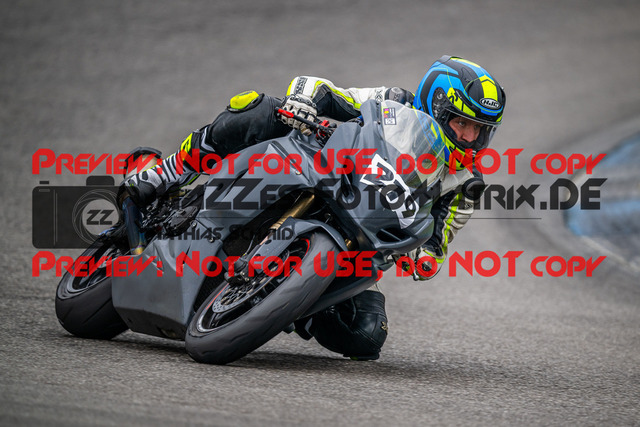 MaZZes_FotoMatrix_240702_6007705_0813 | WEISS