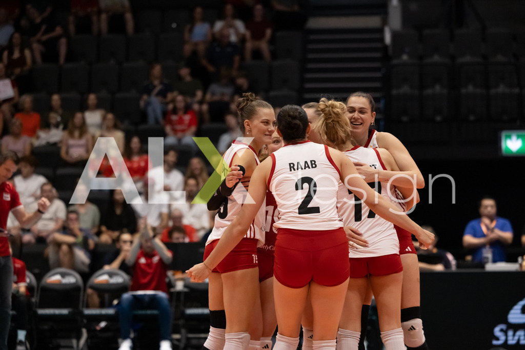 Austria v Switzerland - CEV European League Women | KRIENS, SWITZERLAND - JUNE 14: MARIE KRISTIN BRUCKNER, EVA STABENTHEINER, DANA SCHMITand CARMEN RAAB of Austria celebrating during the CEV European League match between Austria and Switzerland at Pilatus Arena on June 14, 2026 in Kriens, Switzerland. - Realisiert mit Pictrs.com