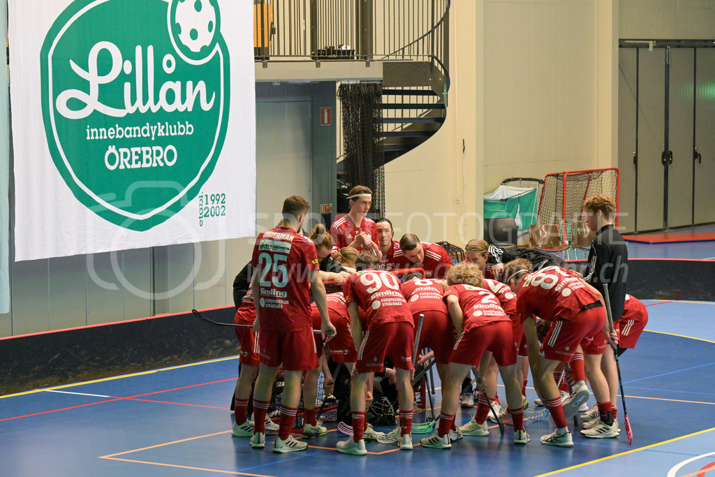 Lillan IBK vs Strängnäs IBK - 17. März 2024 | Lillan IBK vs Strängnäs IBK
Idrottshuset Örebro, Arenahallen, Örebro
The team before the game.
Bild: Sportfotografie Markus Aeschimann | www.markus-aeschimann.ch - Realisiert mit Pictrs.com