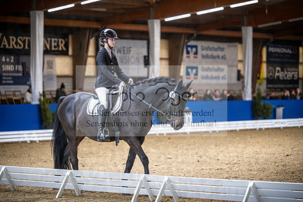DOS_1084 | Entdecke hochwertige Reitturnierfotos von Foto Oger. Professionell, emotional und authentisch – jetzt Lieblingsmomente im Shop bestellen. - Realisiert mit Pictrs.com