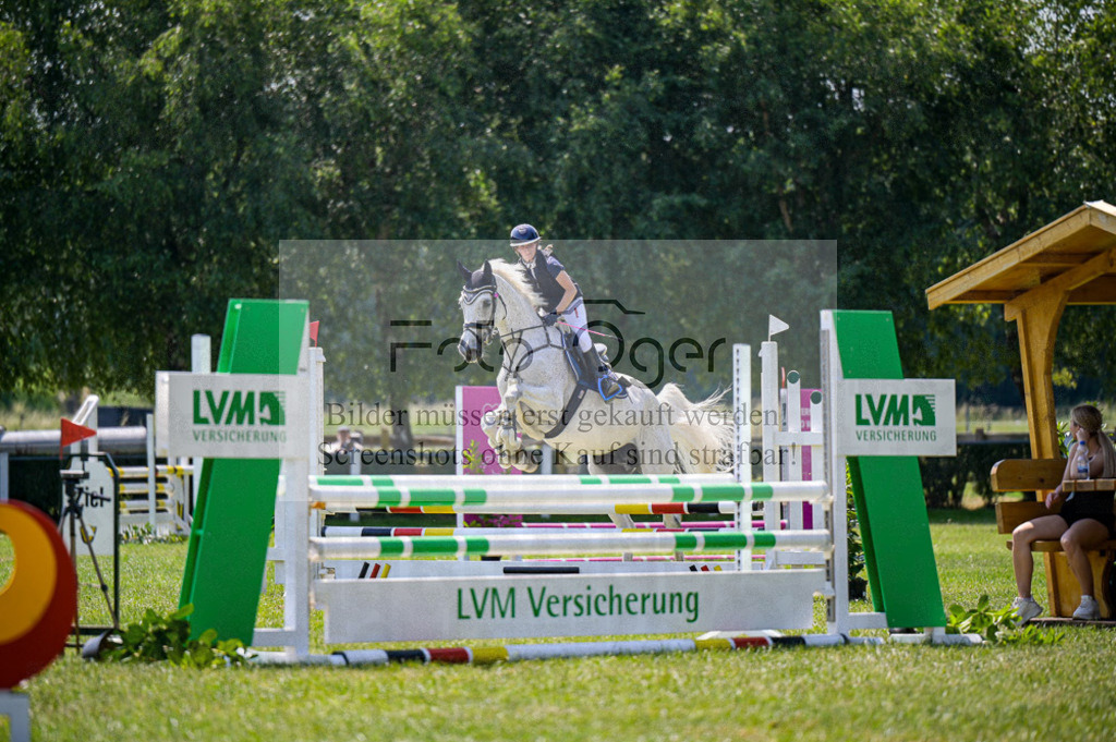 Reitturnier Voxtrup | Entdecke hochwertige Reitturnierfotos von Foto Oger. Professionell, emotional und authentisch – jetzt Lieblingsmomente im Shop bestellen.Deutschlandweite Turnierfotografie. - Realisiert mit Pictrs.com