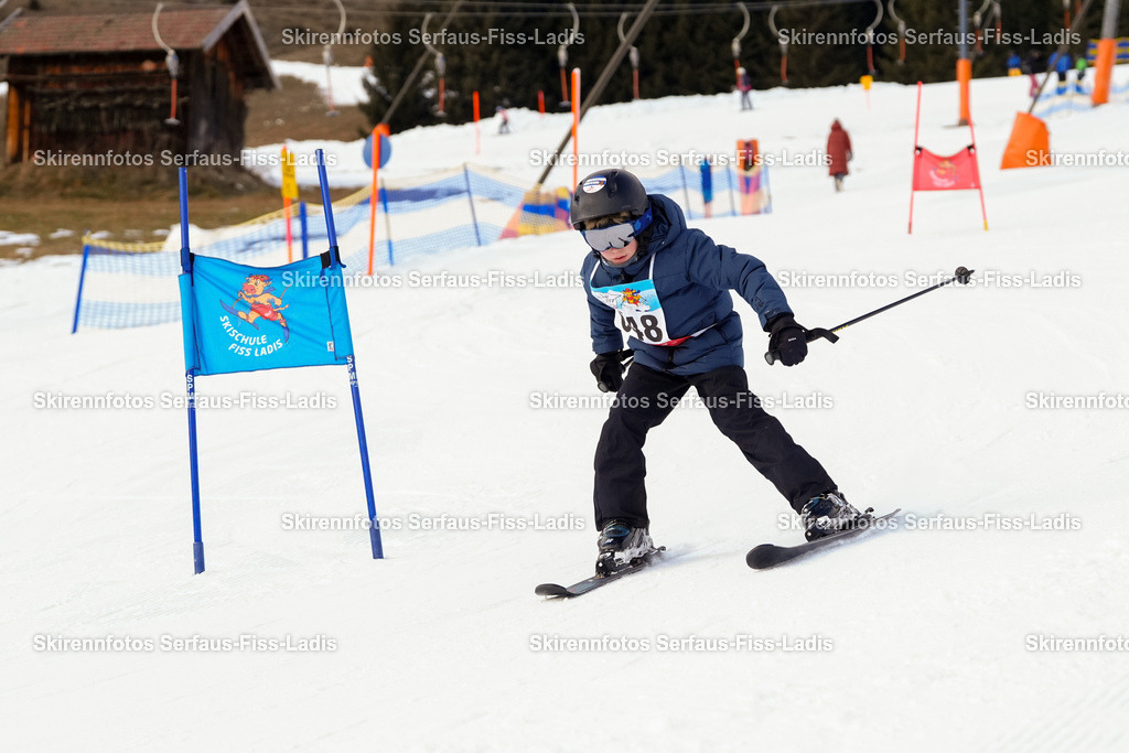 SRF_02.01.2026_1146 | Skirennfotos,Serfaus,Fiss,Ladis,Kinderskirennen,Winter,Tirol,Oberland,skirace,SFL,feelfree,weil wir's genießen,ski,Ski,skifahren,Sonnenplateau, - Realisiert mit Pictrs.com