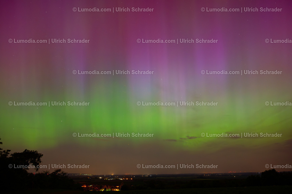 10049-13216 - Polarlicht am Huy | Stockfoto und Bilderpool mit Bildmaterial aus Deutschland, dem Harz, Halberstadt, Quedlinburg, Wernigerode und weltweit. Qualitativ hochwertige und professionelle Fotos anschauen und kaufen. - Realisiert mit Pictrs.com