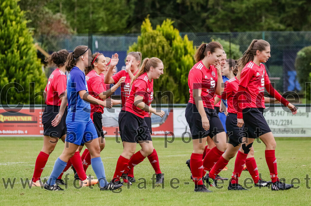 2023-10-07_029_FC_Langengeisling_gegen_MTV_Diessen_Ammersee | Erding, Deutschland, 07.10.2023:
Fußball, Bezirksoberliga 2023 / 2024, 6. Spieltag, FC Langengeisling gegen MTV Diessen/Ammersee, Endergebnis: 0:3

Jubel nach dem 0:1 durch Zoe Klein (MTV Diessen/Ammersee, #15)

Foto: Christian Riedel / fotografie-riedel.net