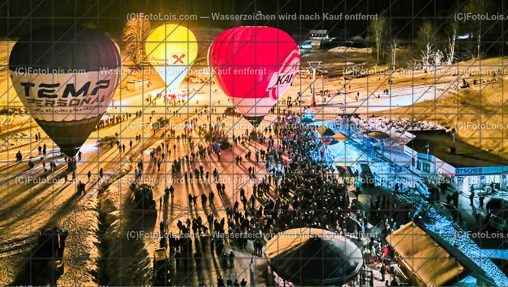164519_Luftbild_Nacht der Ballone | NACHT DER BALLONE in Lackenhof am Ötscher, Sa 28. Dezember 2024.Mit einer Schauübung der Bergrettung Lackenhof, dem Ballonclub Ötscherland und den Gaminger Ötscherteufeln unter Zusammenarbeit mit der FF Lackenhof, dem Musikverein, dem Pensionistenverband, dem CampingClub, der Schirmbar, der Fuchswaldhütte und der Pizzeria Venezia, die für die Verköstigung sorgten, sowie der Ötscherliftgesellschaft, der Gemeinde Gaming und dem Ötscher-Tourismusverband unter der Leitung von Karla und Helmuth Prem.