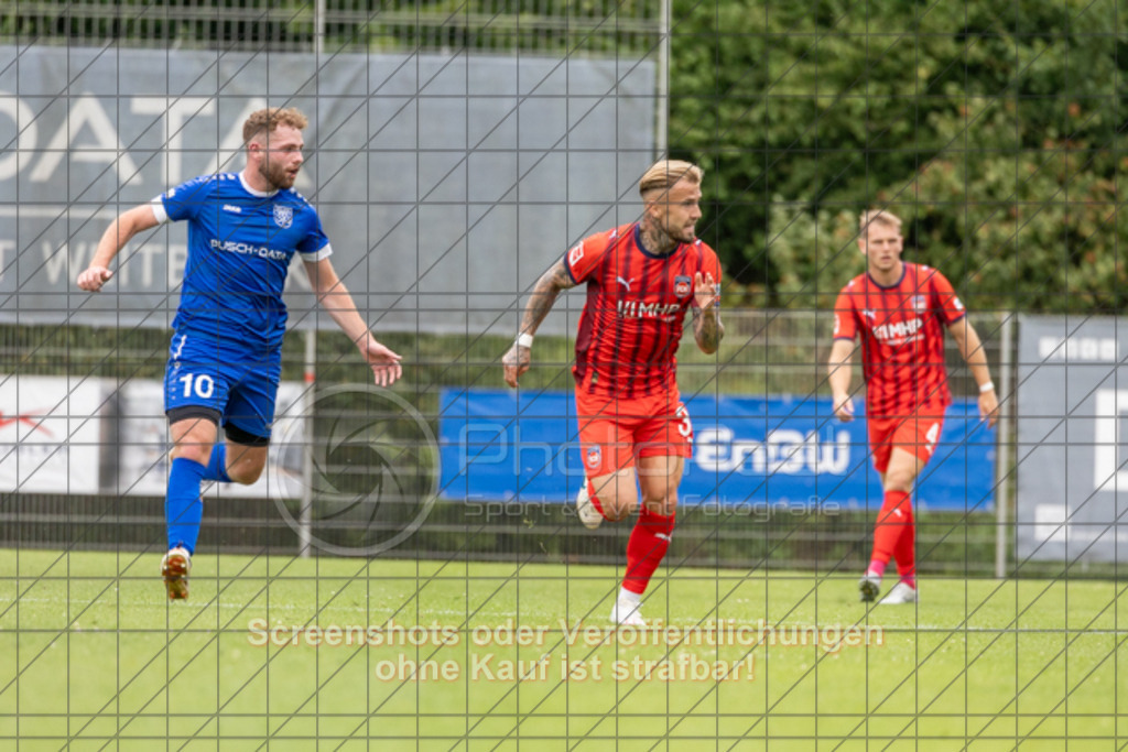 20250706_155510_1046 | #,TSG Salach (blau) vs. 1.FC Heidenheim (rot), Fußball, Freundschaftsspiel - WfV, Saison 2025/2026, Rasensportplatz, Staufenecker Str. 41, 73084 Salach, 06.07.2025 - 15:30 Uhr,Foto: PhotoPeet-Sportfotografie/Peter Harich